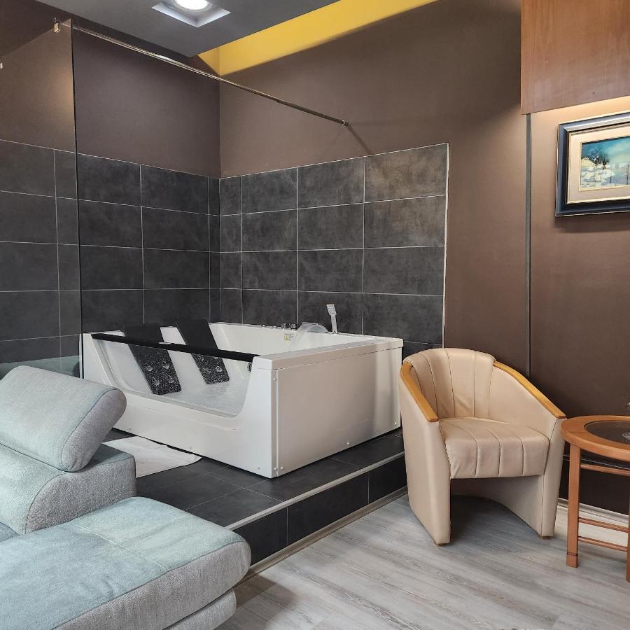 In Club Lejlighedshotel Vrnjačka Banja Eksteriør billede
